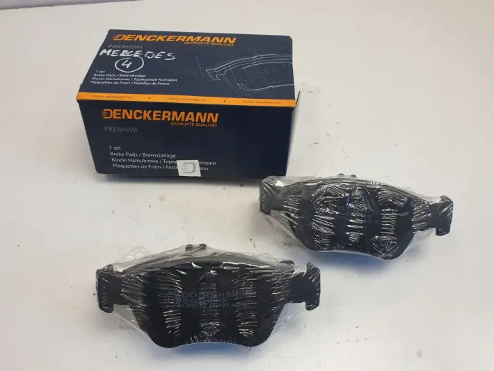 Mercedes CLK W209 3.0 V6 KLOCKI HAMULCOWE Przód