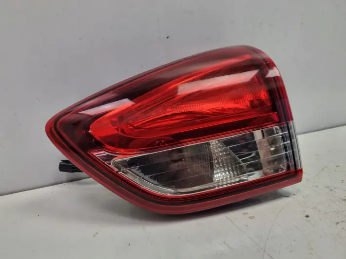 Renault Clio IV kombi TYLNA LAMPA PRAWA W KLAPE