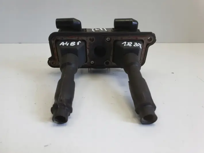 Audi A4 B5 1.8 20V CEWKA ZAPŁONOWA 058905105A