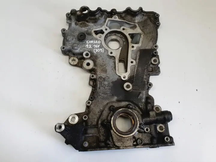 Opel Corsa D 1.2 1.4 16V OBUDOWA ROZRZĄDU osłona POMPA OLEJU 55556309