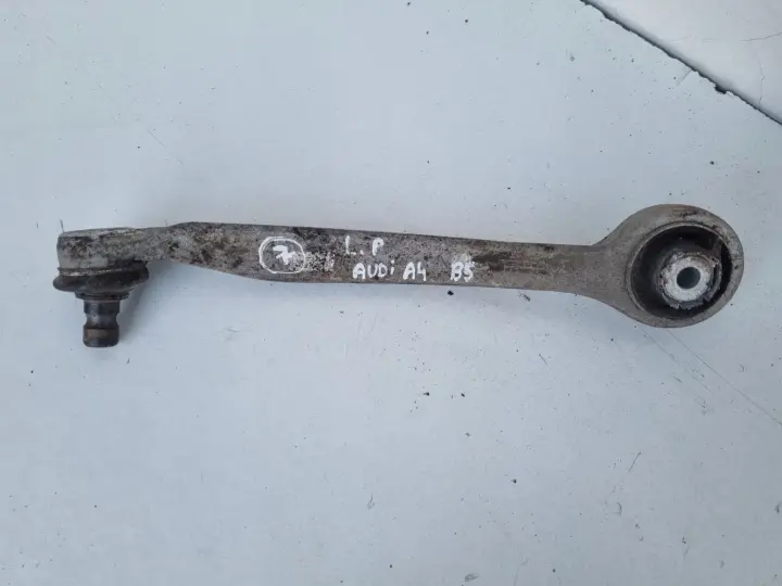 Audi A4 B5 Passat B5 PRZEDNI LEWY GÓRNY WAHACZ przód