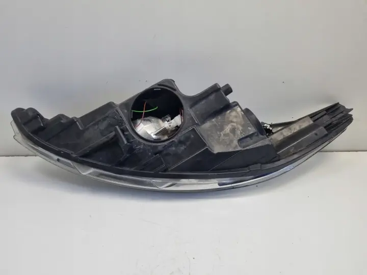 Ford Fiesta MK7 08-17r PRZEDNIA LAMPA PRAWA PRAWY PRZÓD