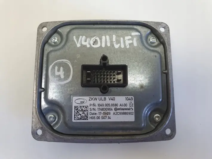 Volvo V40 II lift PRZETWORNICA LAMPY Moduł 10490050680 A2C99886902