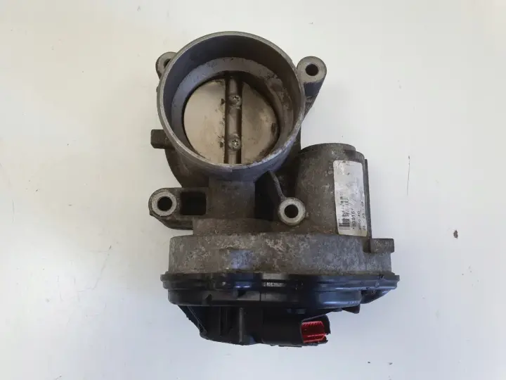 Ford Focus MK2 1.8 16V PRZEPUSTNICA 4M5G-ED