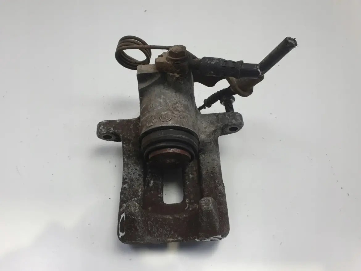 Vw Passat B5 Audi A4 B5 ZACISK HAMULCOWY Lewy tył kierowcy