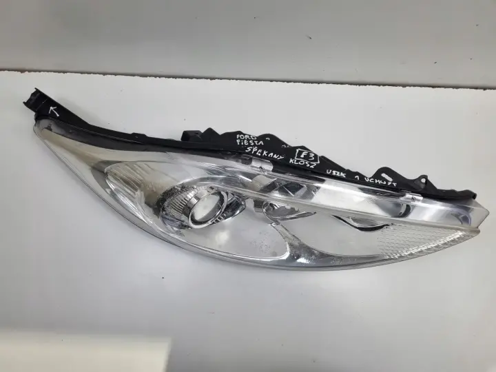 Ford Fiesta MK7 08-17r PRZEDNIA LAMPA PRAWA PRAWY PRZÓD 8A61-13W029-DG