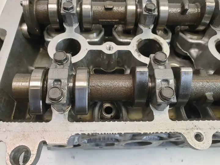 Toyota Yaris III 1.5 HYBRID GŁOWICA CYLINDRÓW