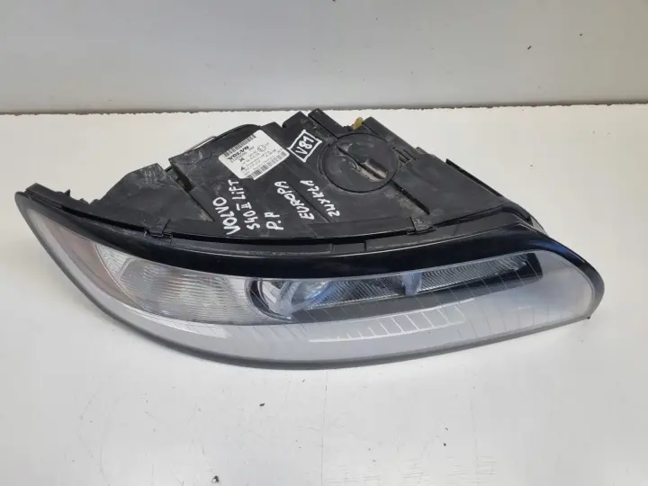 Volvo S40 II V50 LIFT PRZEDNIA LAMPA PRAWA PRAWY PRZÓD europa 31265695