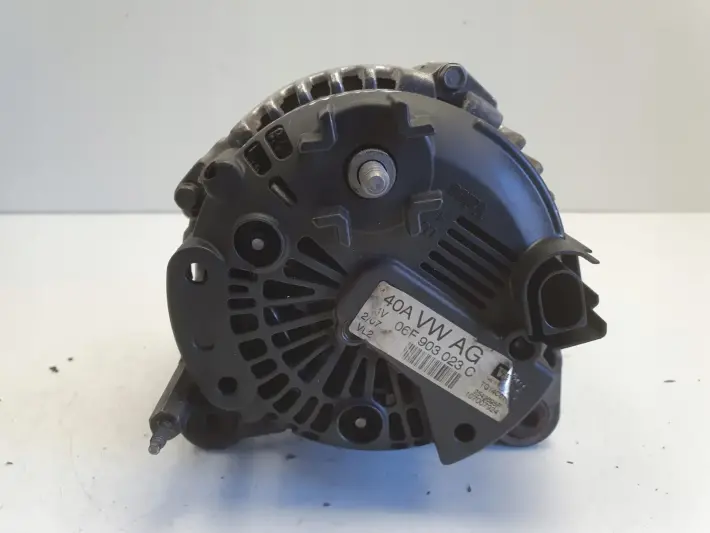 VW Golf V 2.0 TDI ALTERNATOR valeo 06F903023C 140A