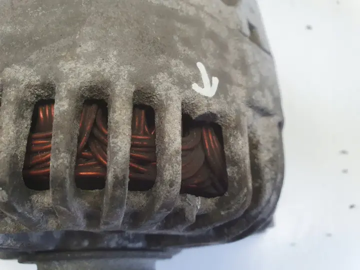 VW Touran I 2.0 TDI ALTERNATOR 06F903023C valeo 140A