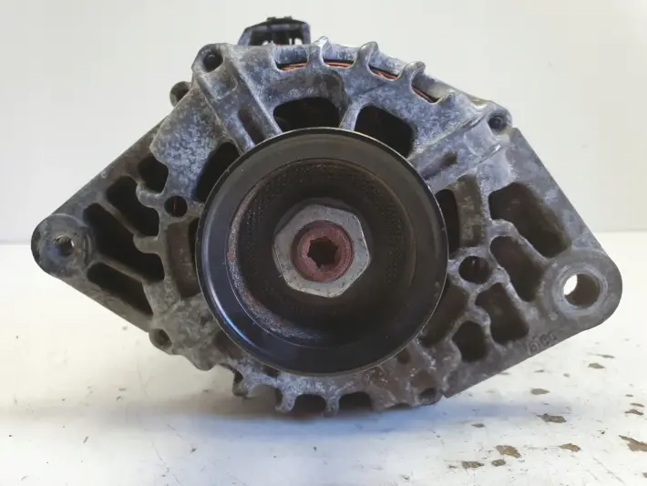 Kia Ceed 1.4 16V CVVT ALTERNATOR 90A 2655447 valeo 37300-2B101