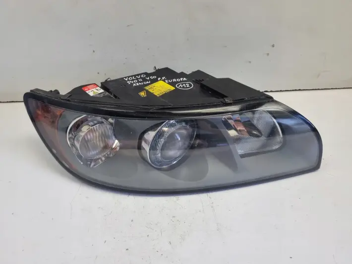 Volvo S40 II V50 XENON PRZEDNIA LAMPA PRAWA prawy przód 30698890