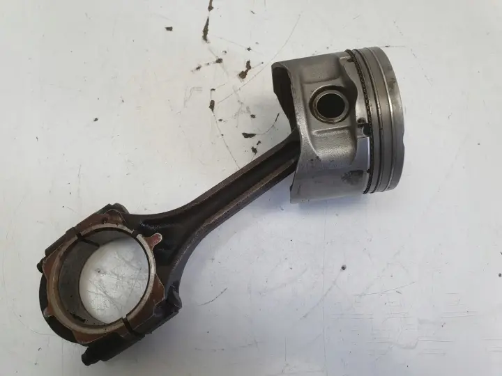 Kia Sportage II 2.0 16V TŁOK korbowód G4GC 141KM