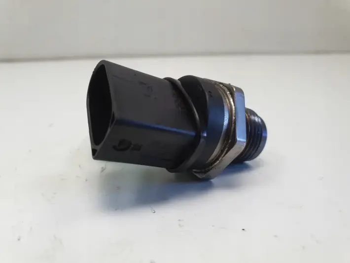 BMW E87 E90 E91 2.0 D N47 CZUJNIK PALIWA zawór 0281002988