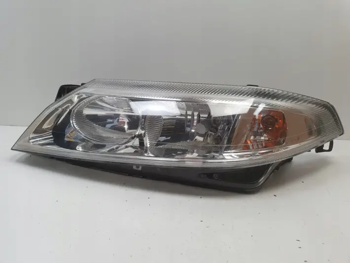 Renault Laguna II 01-05r PRZEDNIA LAMPA LEWA lewy przód 8200002845 89004687