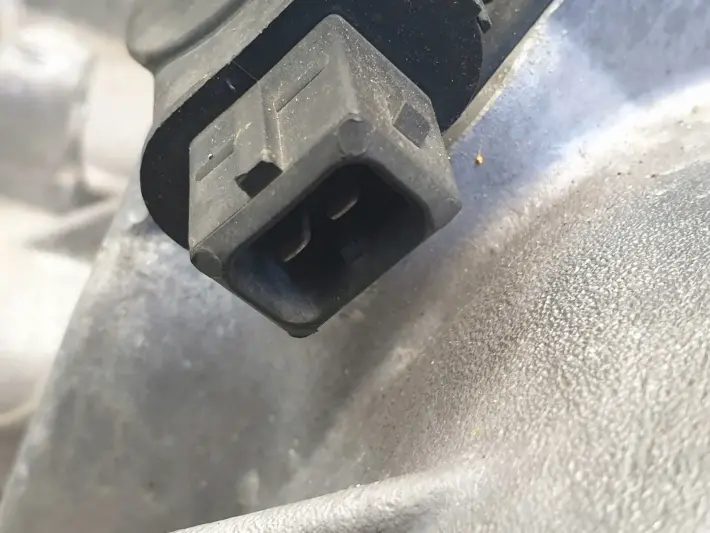 Renault Laguna III 2.0 T KOLEKTOR SSĄCY 8200614545