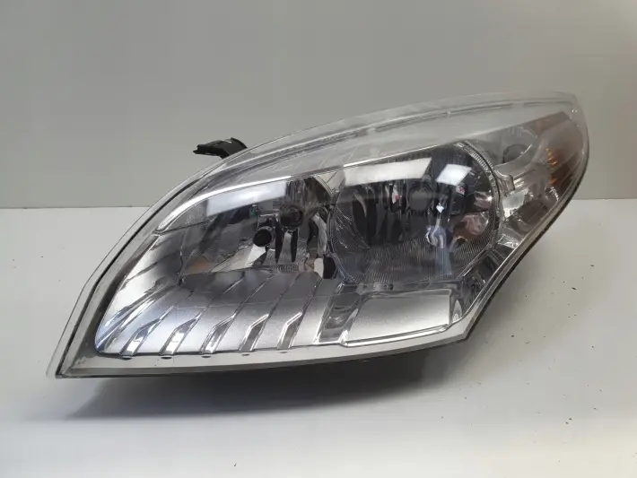 Renault Megane III 08-12r PRZEDNIA LAMPA LEWA lewy przód 260600017R