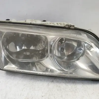 Volvo S40 V40 LIFT PRZEDNIA LAMPA PRAWA europa