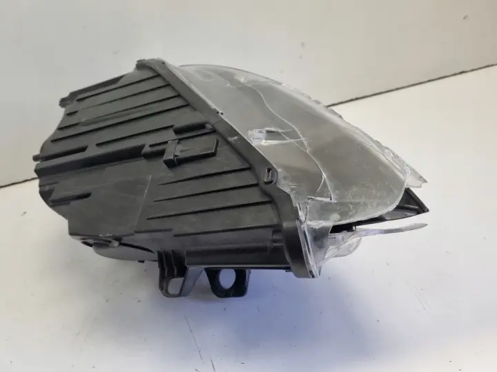 Volvo V40 II XC40 LIFT PRZEDNIA LAMPA PRAWA prawy przód LED 31420448