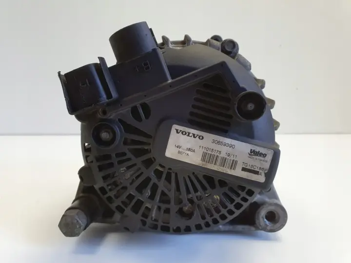 Volvo V40 II 1.6 D2 ALTERNATOR 30659390 valeo 150A