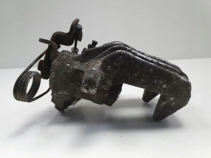 Vw Passat B5 Audi A4 B5 ZACISK HAMULCOWY Prawy tył pasażera