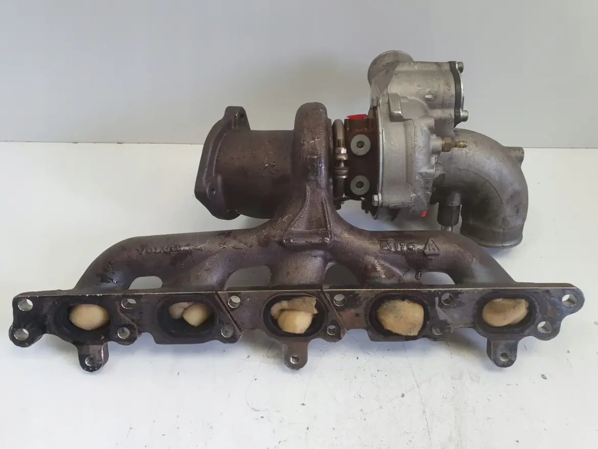 Volvo V70 III 2.5 T Turbo TURBOSPRĘŻARKA 30757112