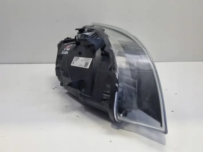 Volvo V40 II 12-16r PRZEDNIA LAMPA LEWA lewy przód EUROPA 31283326