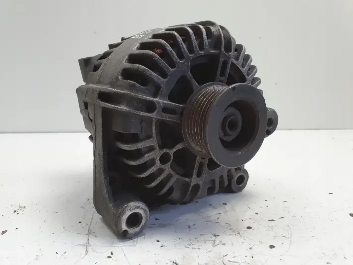 BMW E87 2.0 D ALTERNATOR valeo 7797519 150A