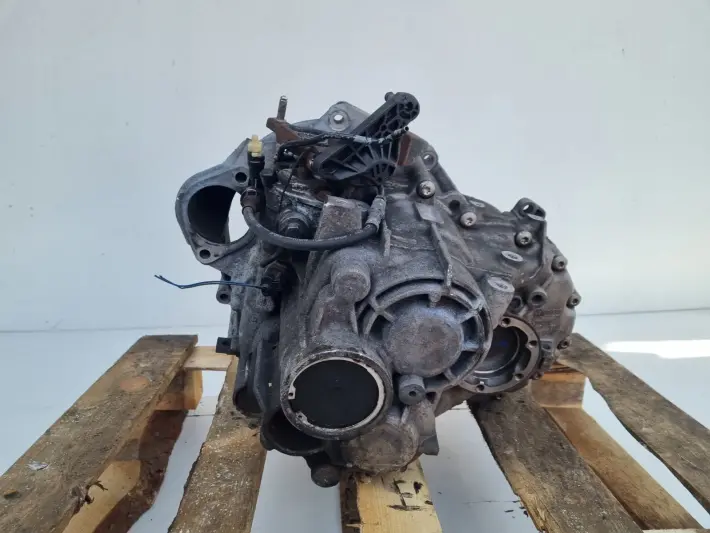 VW Passat B6 2.0 TDI MANUALNA SKRZYNIA BIEGÓW manual KXX