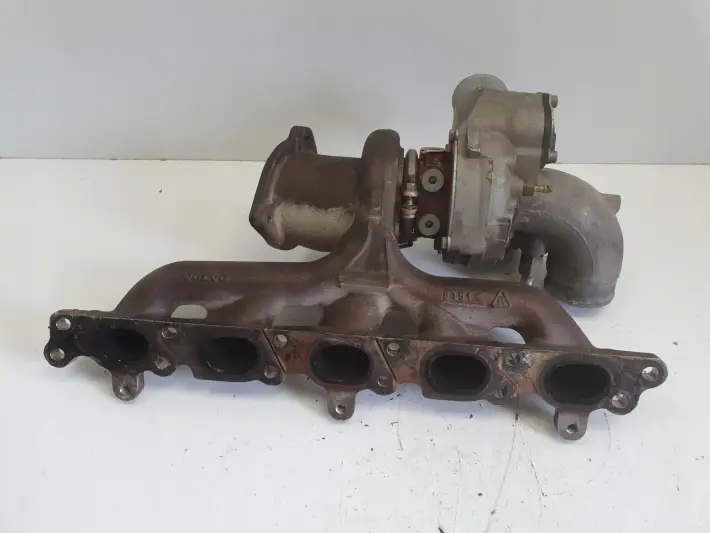 Volvo S40 II V50 2.5 T TURBOSPRĘŻARKA turbo 30757112