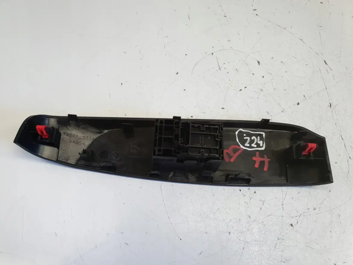 Toyota Camry VIII Prawy przełącznik szyby Panel sterowania szyb 74271-33380