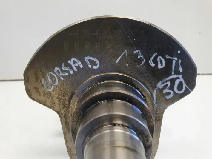 Opel Corsa D 1.3 CDTI WAŁ KORBOWY