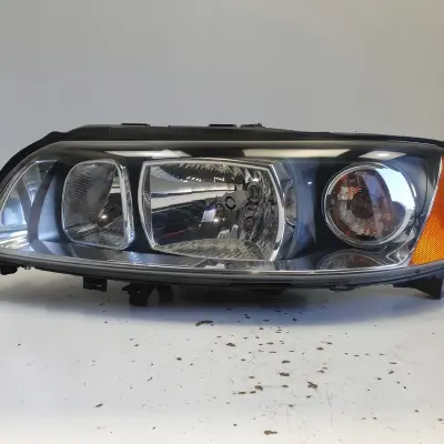 Volvo S60 I V70 II LIFT PRZEDNIA LAMPA LEWA lewy przód EUROPA 30698835