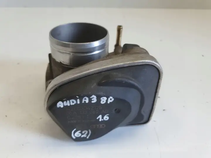 Audi A3 II 8P 1.6 8V PRZEPUSTNICA 06A133062AB