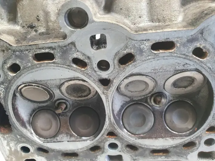 Opel Astra III H 1.4 16V GŁOWICA CYLINDRÓW 55355430