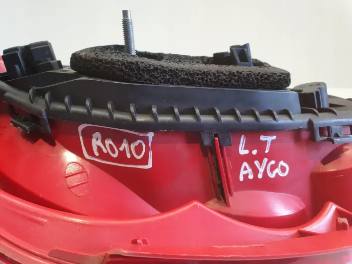 Toyota Aygo I TYLNA LAMPA LEWA lewy tył kierowcy
