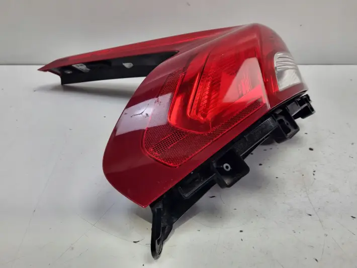 Volvo V40 II 12-16r TYLNIA TYLNA LAMPA LEWA lewy tył EUROPA 31395844