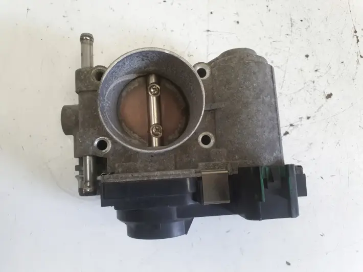 Opel Astra III H 1.6 16V PRZEPUSTNICA 055559227