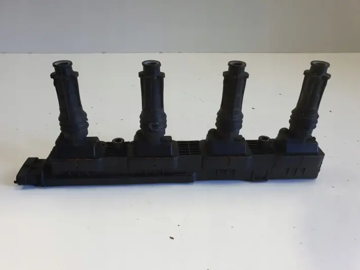 Opel Agila A 1.2 16V CEWKA ZAPŁONOWA 0221503015