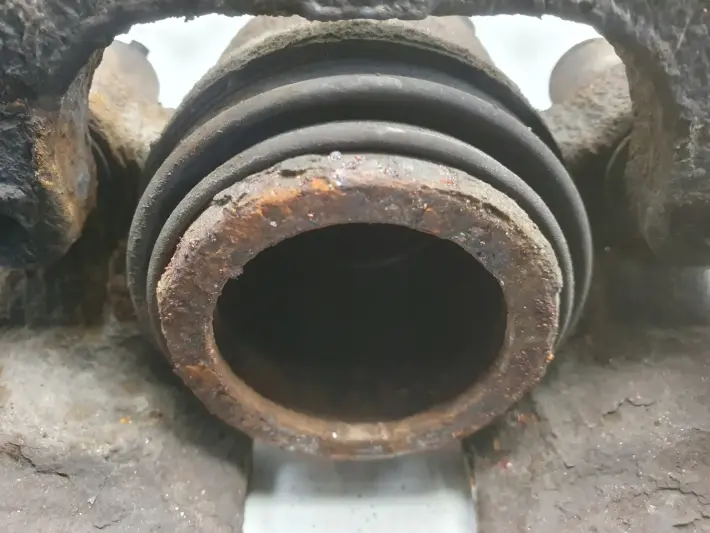 Renault Clio IV V PRAWY PRZEDNI ZACISK HAMULCOWY przód PASAŻERA 368