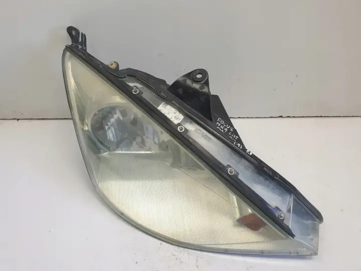 Ford Focus mk1 lift fl PRZEDNIA LAMPA PRAWA prawy przód pasażera EUROPA