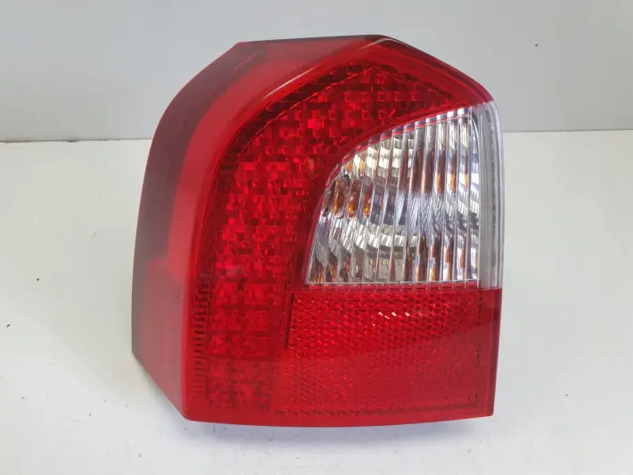 Volvo V70 III XC70 II TYLNIA TYLNA LAMPA LEWA lewy tył LED 31395072