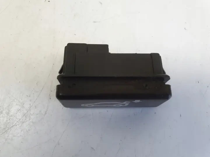 BMW E61 E65 E66 X5 PRZYCISK KLAPY BAGAŻNIKA przełącznik 8375580