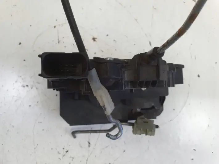 Opel Corsa D ZAMEK DRZWI prawy tył pasażera 13258268 ES