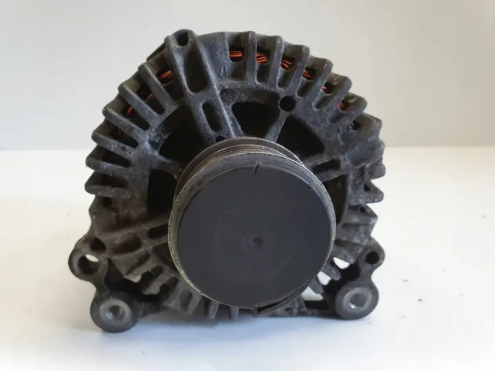 VW Golf V 1.9 TDI ALTERNATOR valeo 06F903023C 140A