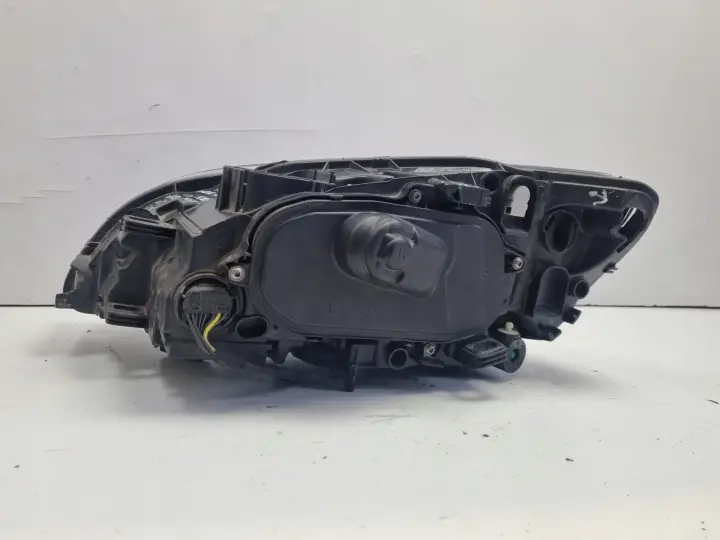 Volvo V60 S60 II LIFT PRZEDNIA LAMPA PRAWA prawy przód XENON 31698819