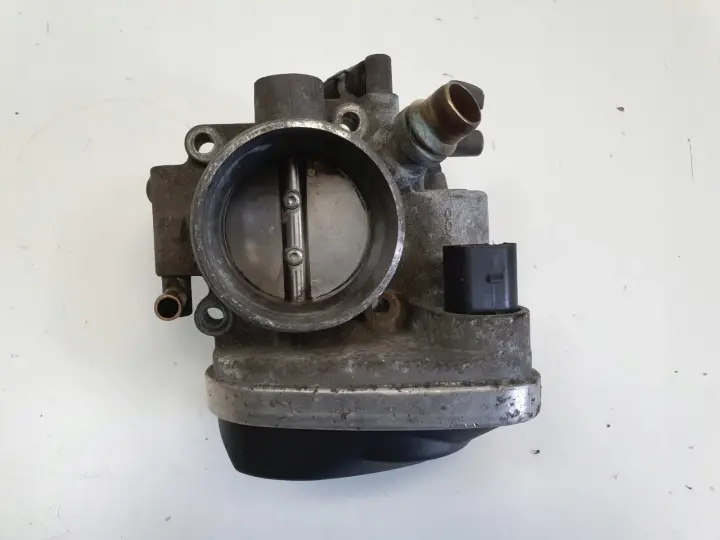 Opel Astra III H 1.6 16V PRZEPUSTNICA 55560398