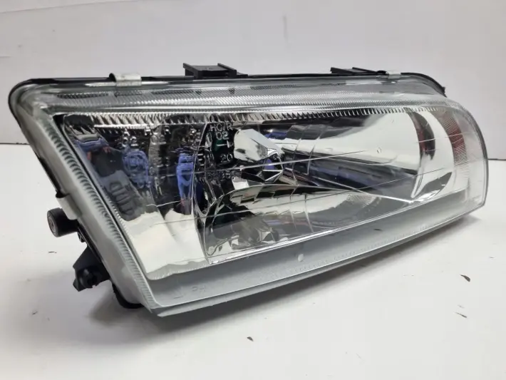 Nissan Almera N15 LIFT PRZEDNIA LAMPA PRAWA PRAWY PRZÓD nowa euro 215-1178