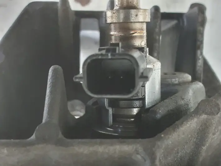 Nissan Juke 1.5 DCI ŁAPA UCHWYT wtrysk DPF 8200771226