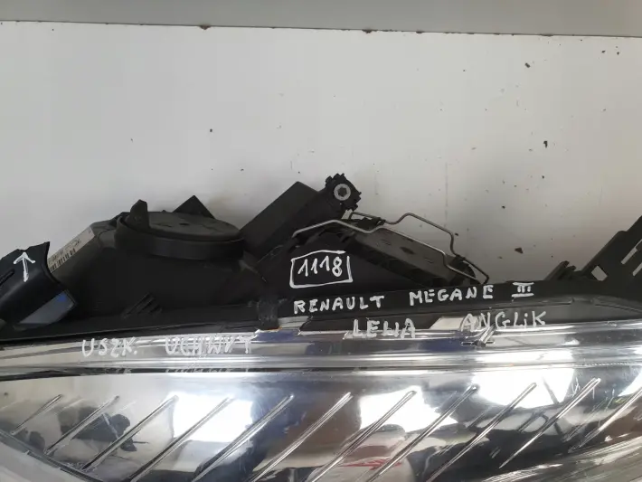 Renault Megane III 08-12r PRZEDNIA LAMPA LEWA lewy przód 260600017R